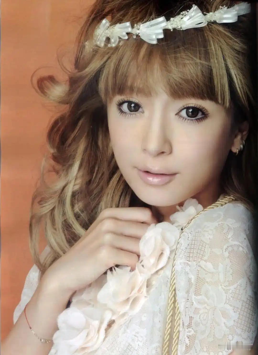 滨崎步演唱会取消的事情成了热点，说什么契约精神呢？也不知道谁有功夫去谈这个东西，