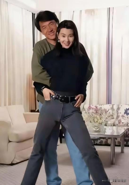 张曼玉年轻的时候，在一段时间内，我觉得她是风华绝代的美女，人长得漂亮，身材特别的