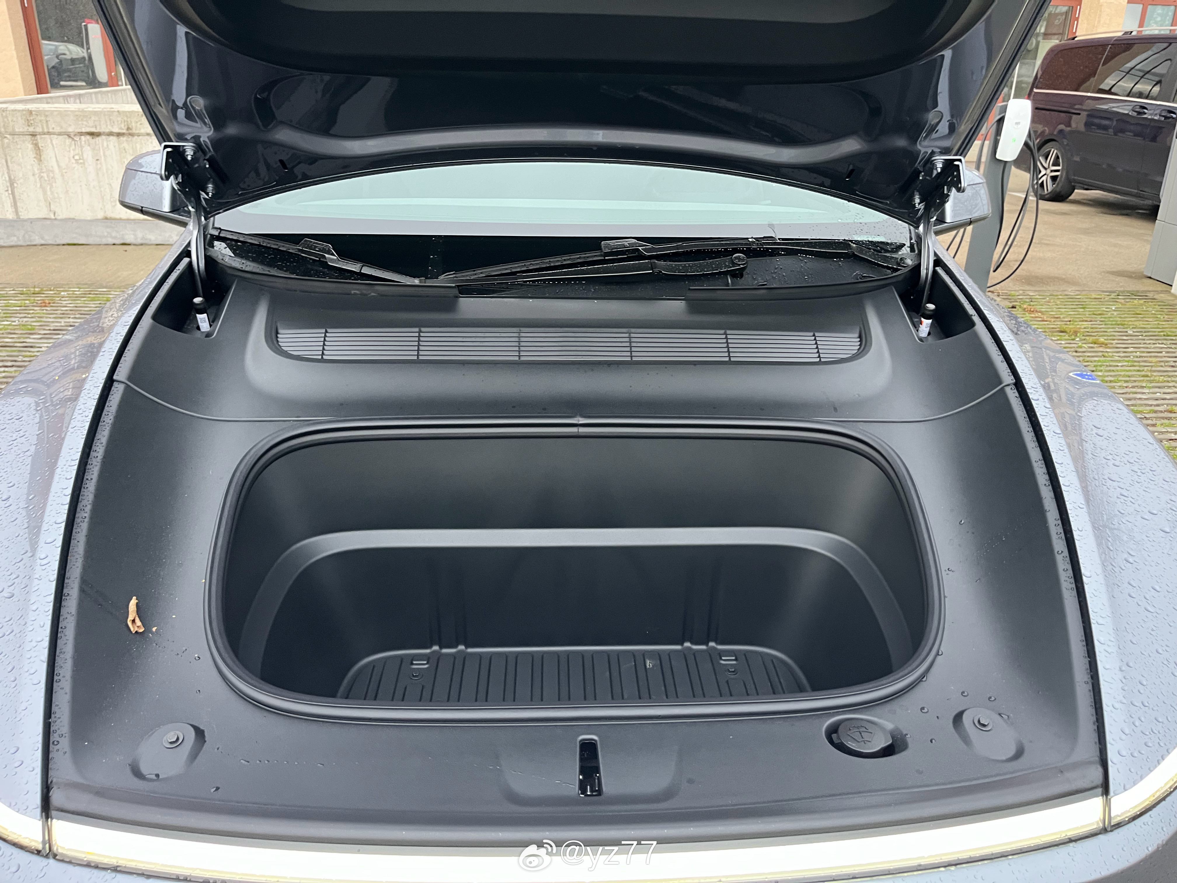 最近对单踏板模式感兴趣，之前听两位大佬说特斯拉单踏板最牛逼，这次终于开到了。开的