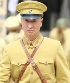 1940年，一伪军砍掉鬼子的双手后，当着鬼子的面，拔光了他妻子的头发，捆住她的手