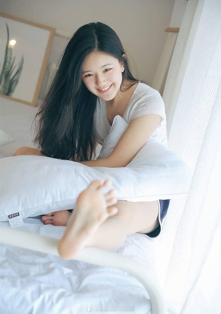 赵露思甜美私服​​​