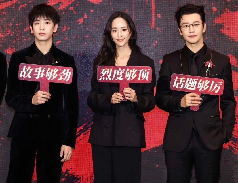 匿杀有自己的四人四色四人四色，这波是色号开满！四人四色玩得也太妙了，道具把角色