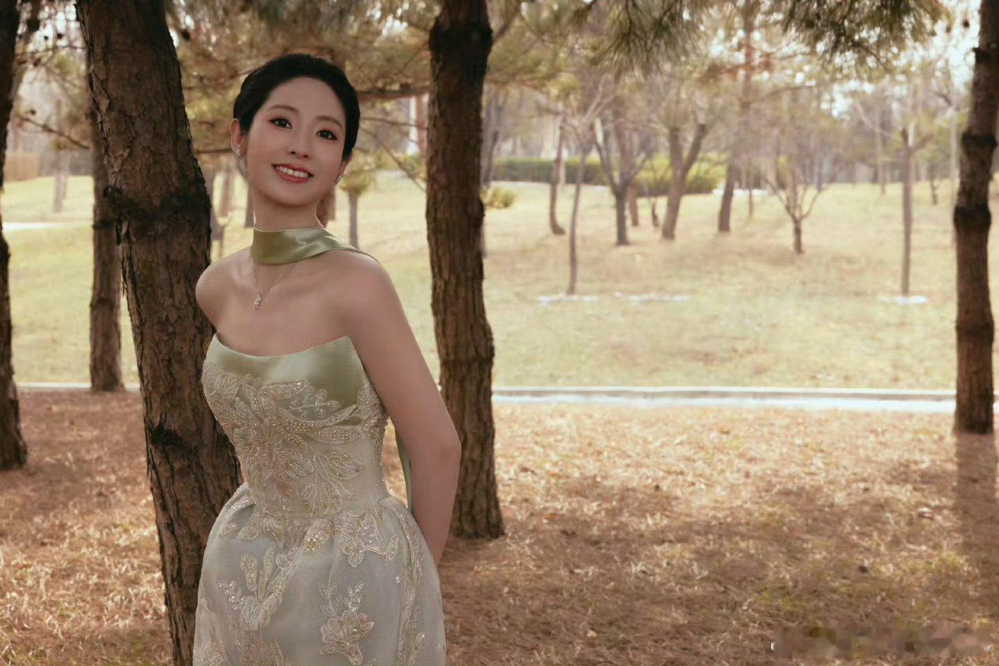 邢菲又又又获奖了！有效播剧啊，昨天凭借《生万物》宁苏苏一角荣获国剧角色飞跃演员