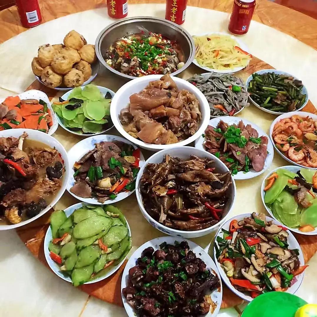 时间过的真快，再有一个多月就过年了，一到过年，愁死人呀，提前半月都要准备年货。