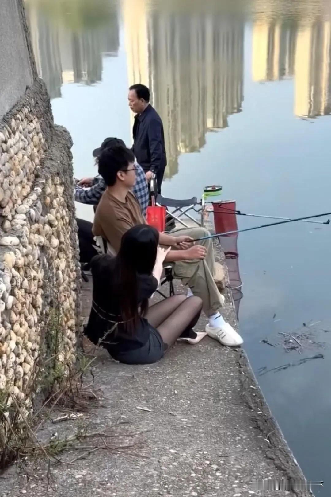 我怀疑小伙子在炫耀，但是我又没有证据！