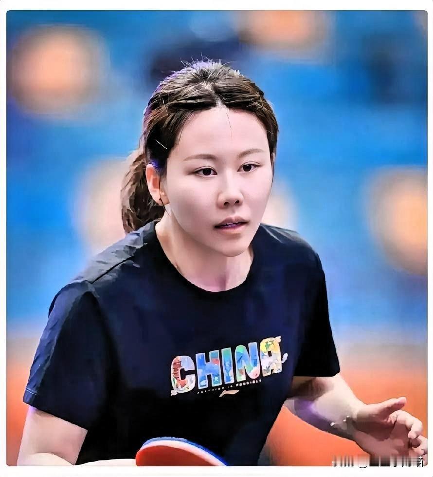 国乒格局洗牌！新王强势登基，不是莎莎，也不是鳗鱼。都在盯着孙颖莎王曼昱，