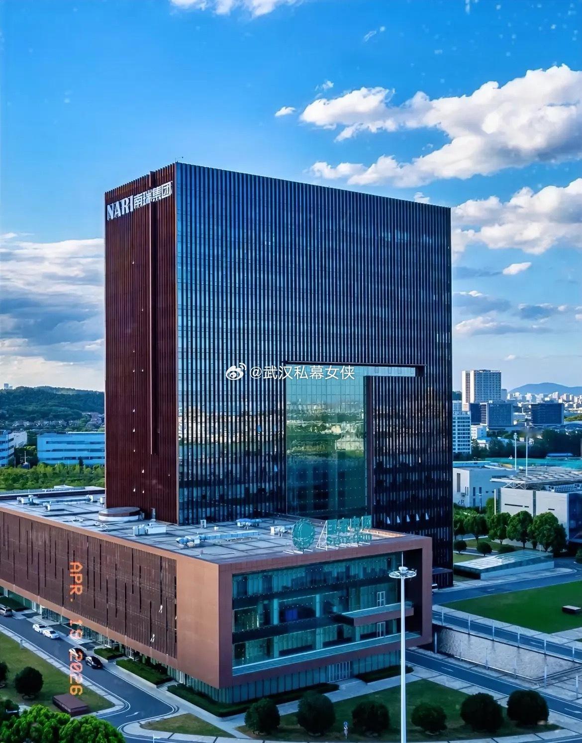 A股十大最赚钱的算电协同概念股。1、国电南瑞，总部位于江苏省南京市。2、协鑫能科