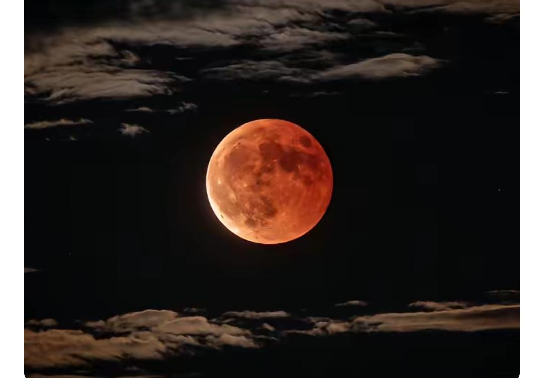 元宵血月今晚来！这5个生肖必须躲一躲！不是迷信我妈刚才拽着我一顿骂。说今