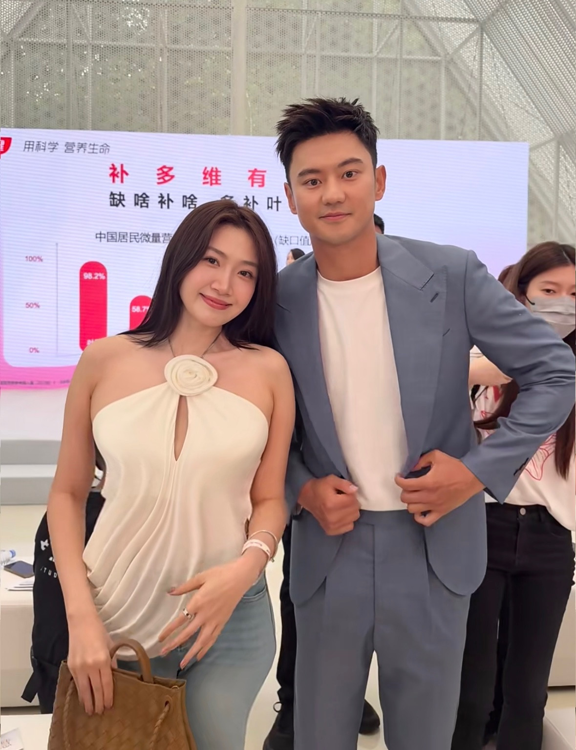 宁泽涛可真带劲儿这身材比例棒👍🏻特别绅士，悄悄说一句留了联系方式[祝福