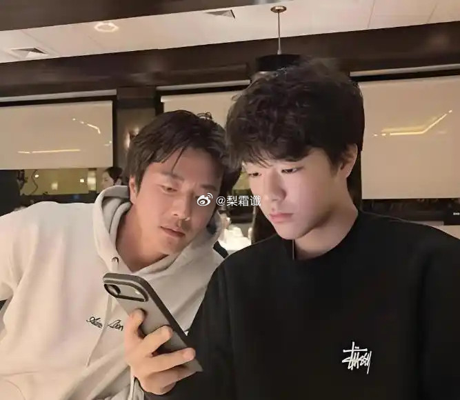 基因绝了！权相佑儿子正脸曝光，17岁182cm，和老爸年轻时一模一样