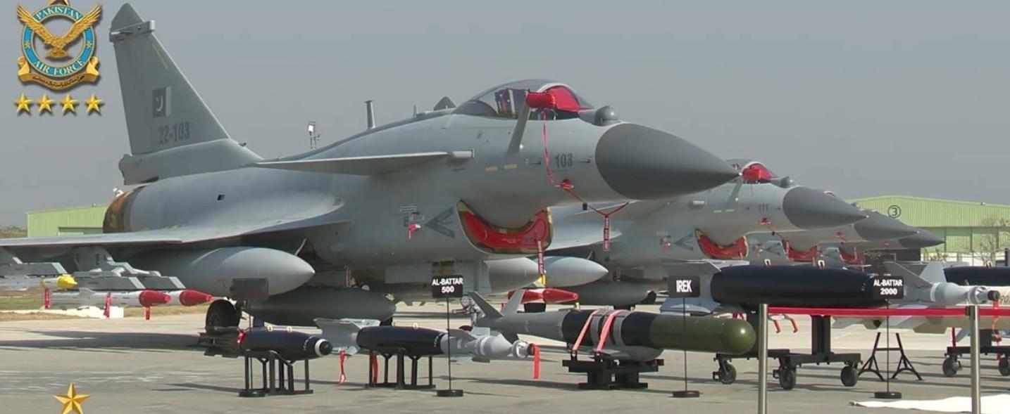 巴基斯坦枭龙近日外界观察到巴基斯坦空军的枭龙和歼-10挂上了反辐射精确制导炸弹