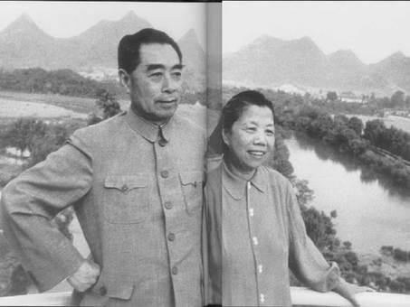 🌞1927年，邓颖超在广州产下一子，由于这个孩子生下来体重太大，超过了正常