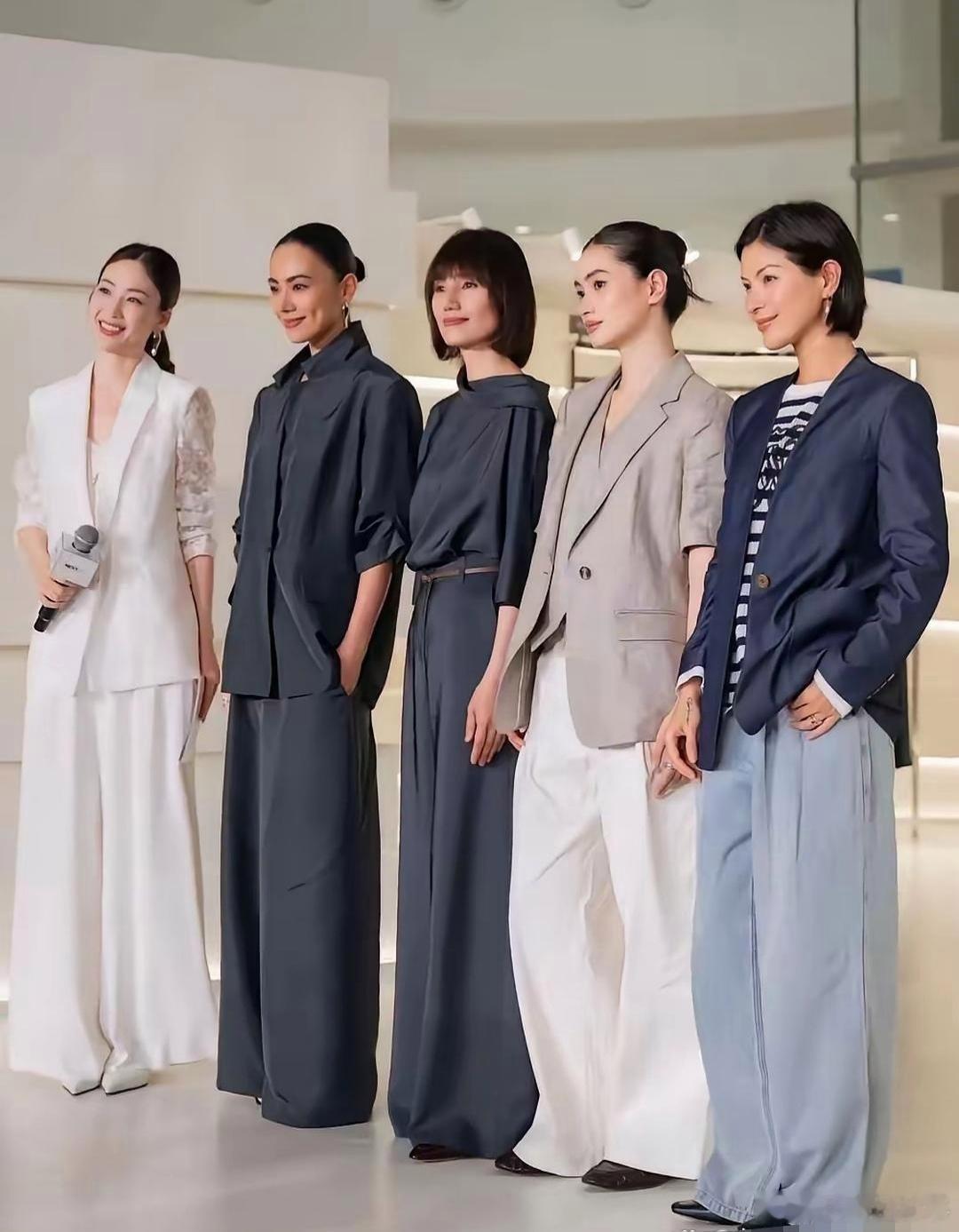 五个美女中，袁泉最出彩，就这大长腿就赢了，你们看看是不是呢？