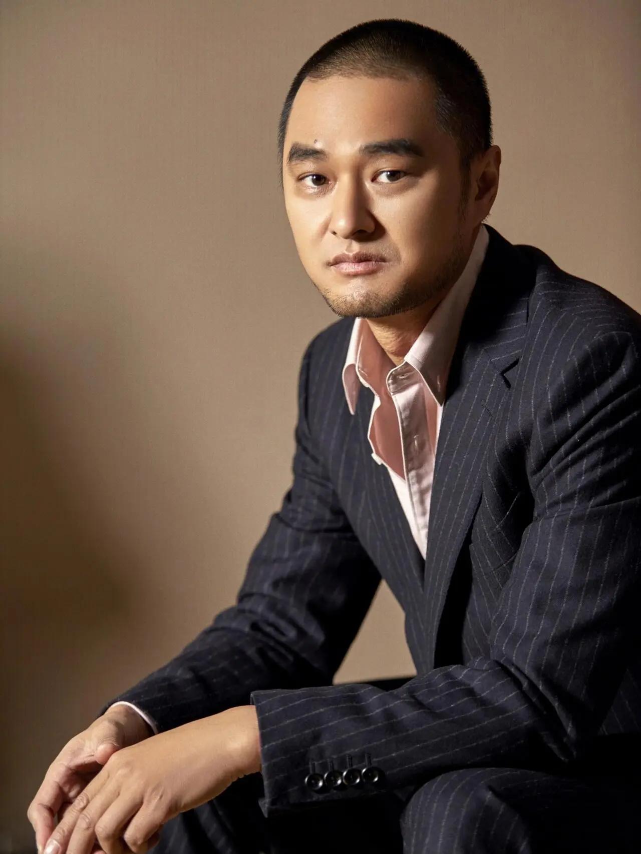 冯唐有句话很通透：​“当你舍不得为自己花钱的时候，你就成长了；当你舍得为