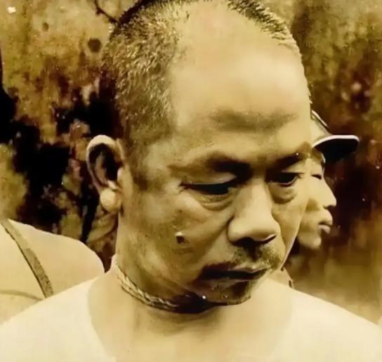 1950年6月10日，吴石被押赴刑场的路上，悄悄对押解人员说：“我妻王碧奎身体不
