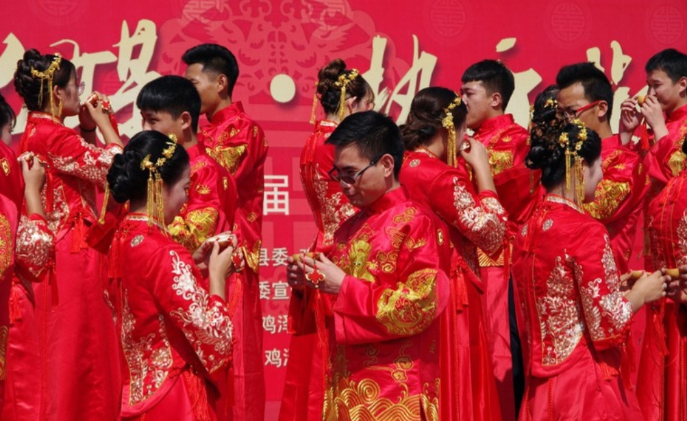 关于彩礼全网三观很正的一段话：没人让你一定要去嫁人，没钱你可以自己赚，赚不到可