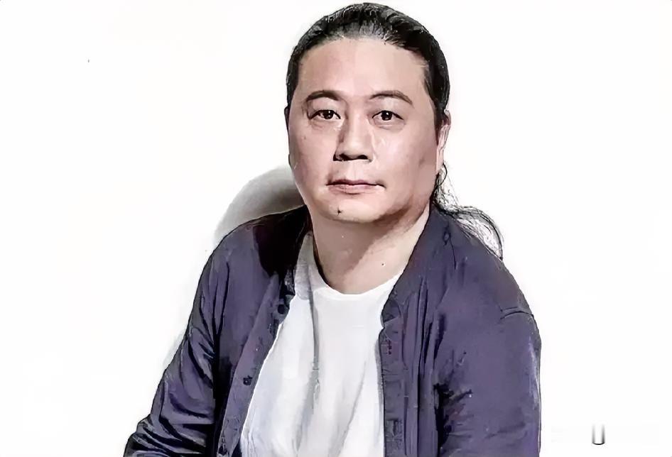 汪海林被限高这事刚发酵，就被之前跟他有过节的导演王照达抓了个正着，直接发视频开