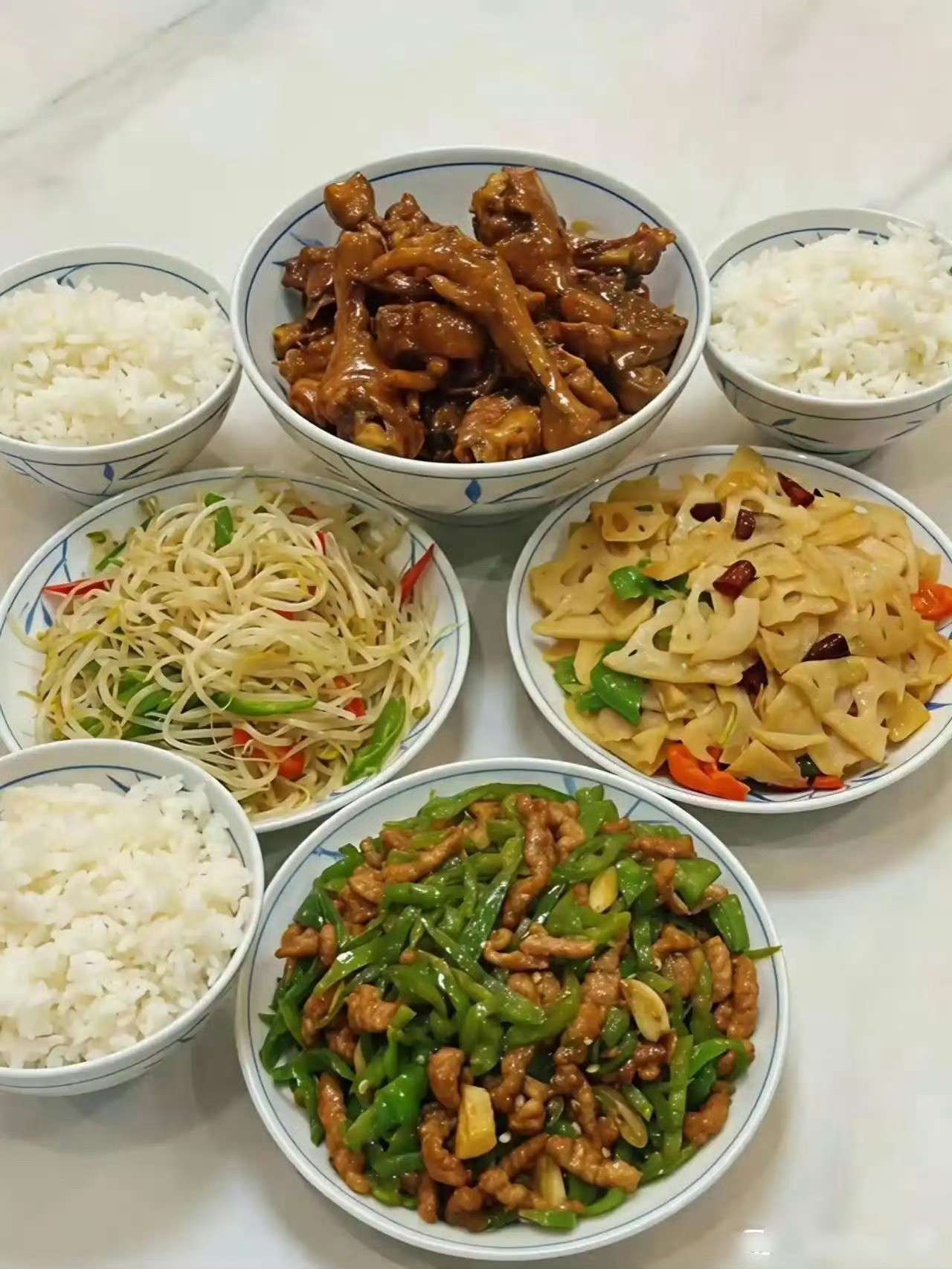 一家三口，天天这样吃，大家觉得月入多少，才能抗的住？