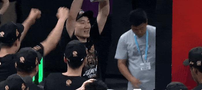孙总还是孙总！孙铭徽谈赢得首座总冠军：“说实话，内心还是比较平静的，我觉得这个