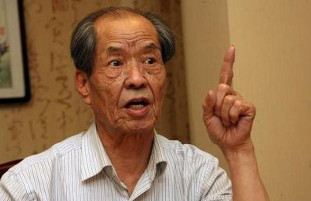 1997年，陈忠实当选作协主席后，去省里开会，一个官员傲慢地问：“陈主席啊，怎么