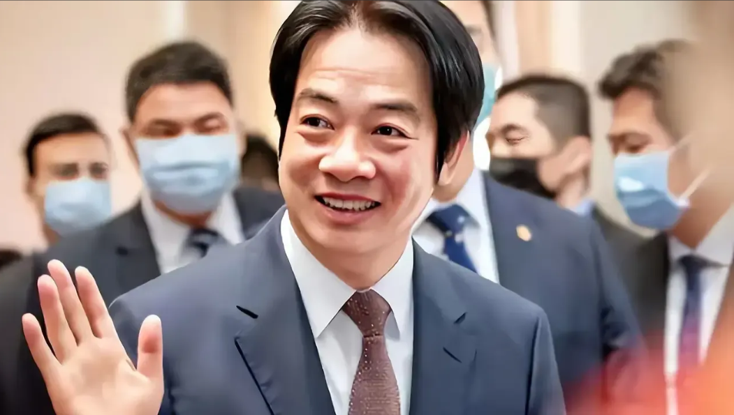 赖清德这个人说话变卦太大，赖清德上任以来处处与大陆作对，前段时间又暗指统一。