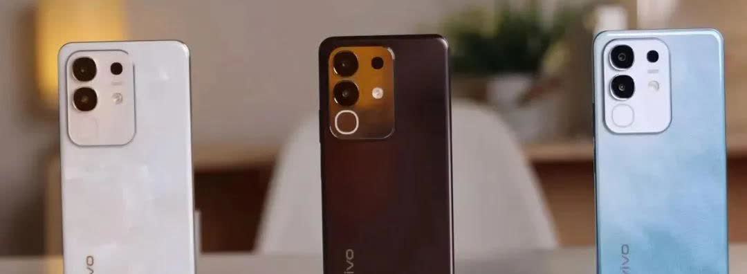 2025年都过去一大半了，今年最强的LCD手机应该是vivo的Y300t吧。