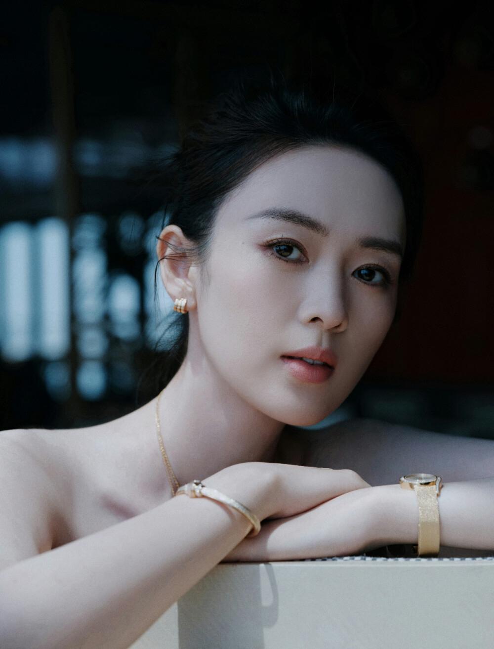 童瑶被张国立儿子暴打险些送命，后嫁大17岁老公逆风翻盘。在张国立角度，儿子就是运