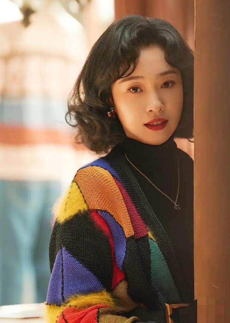 感觉《老舅》剧情没有展现出王佳佳的演技。我觉得她还是适合演反派，不过虽然