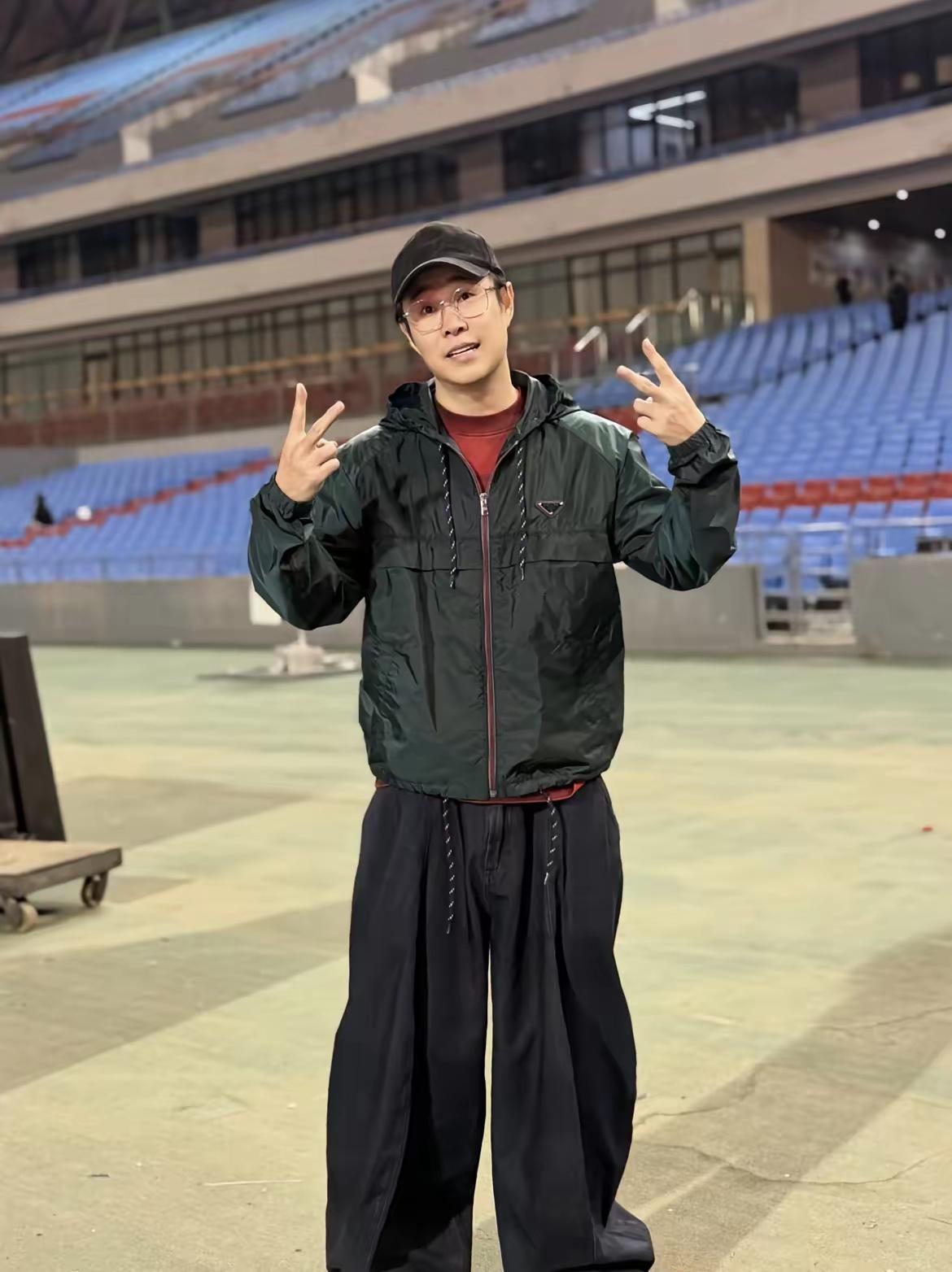 刷到小沈阳10天里两次挂急诊，我第一反应也是：他这是折腾啥呢？又不是没钱，请