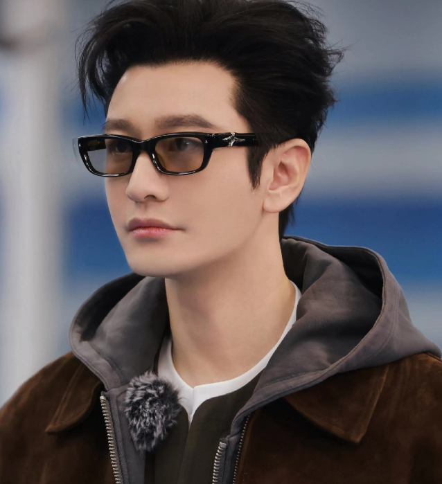 黄晓明冲上了热搜原因是他采访时的一番话太戳心他自曝目前还在考博，目标是成为家里