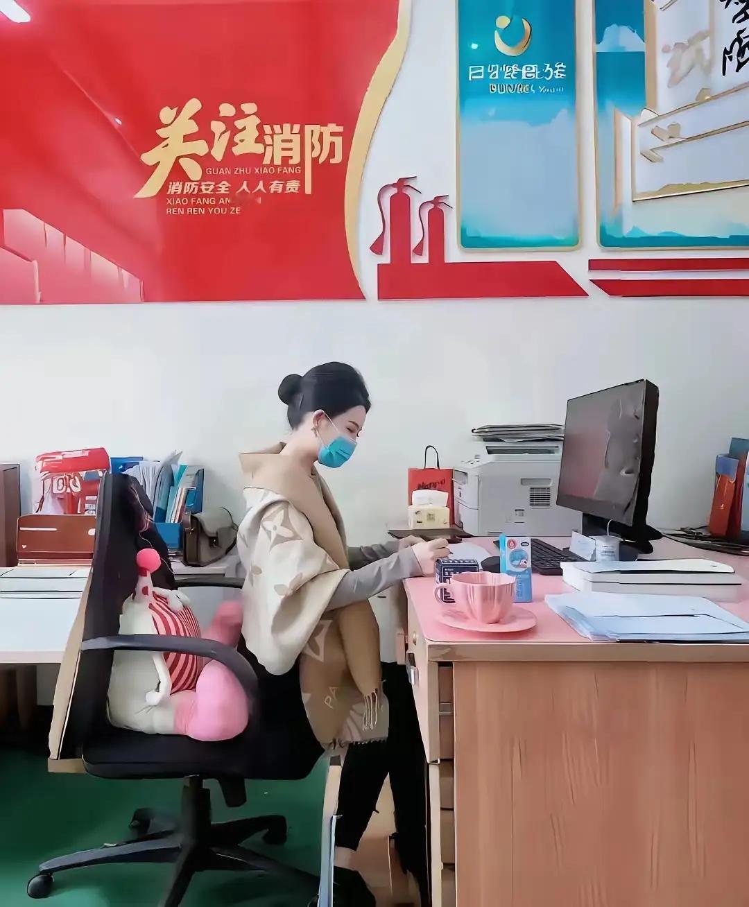 需要什么样的条件才能娶到她[抠鼻].