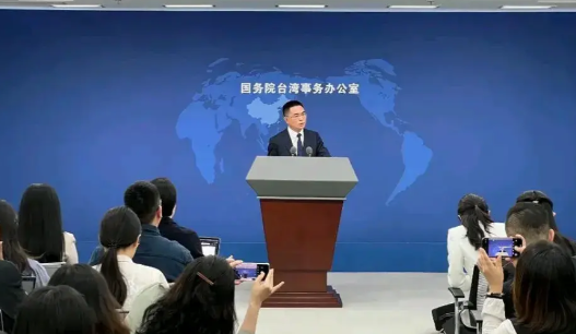 赖清德还敢不敢再往前走几步？随着岛内那个“台独金孙”赖清德抛出“并购论”，我们
