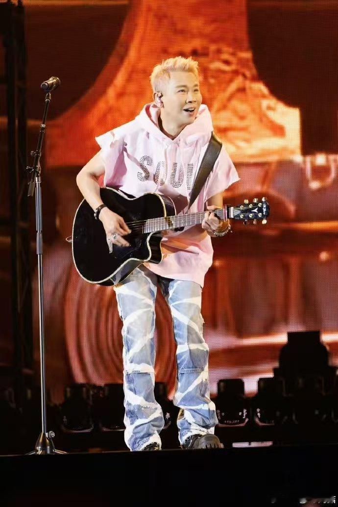 第一个发现陶喆像labubu的是陶喆陶喆这自萌能力绝了！发现像labubu还染