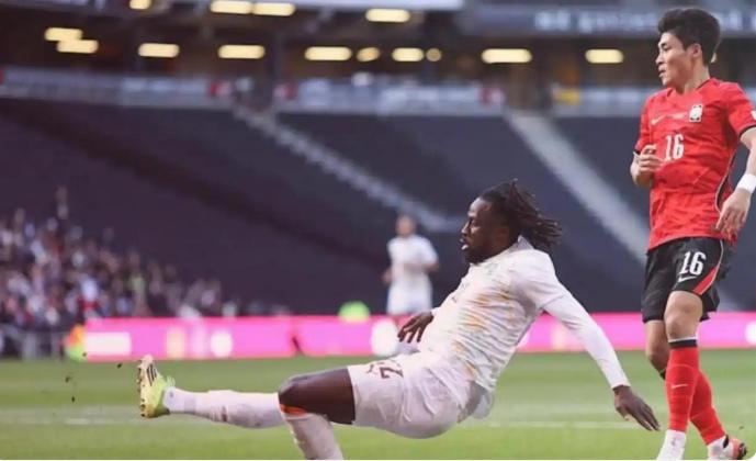 日本足球早就超越了亚洲足球，韩国足球也跟不上日本足球的步伐了~日本足球在亚洲