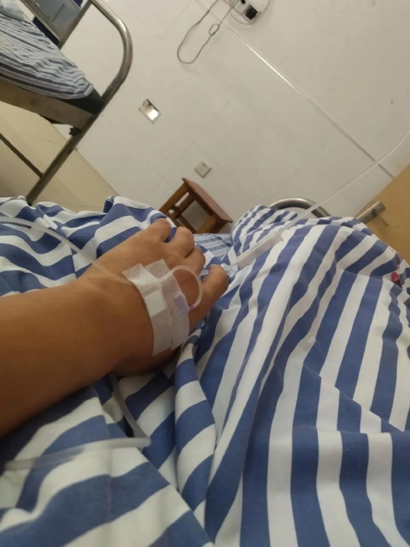 心被老婆耗干了？老婆病了。伺候着端屎端尿，花钱治病，我没二话，这是我应该的。