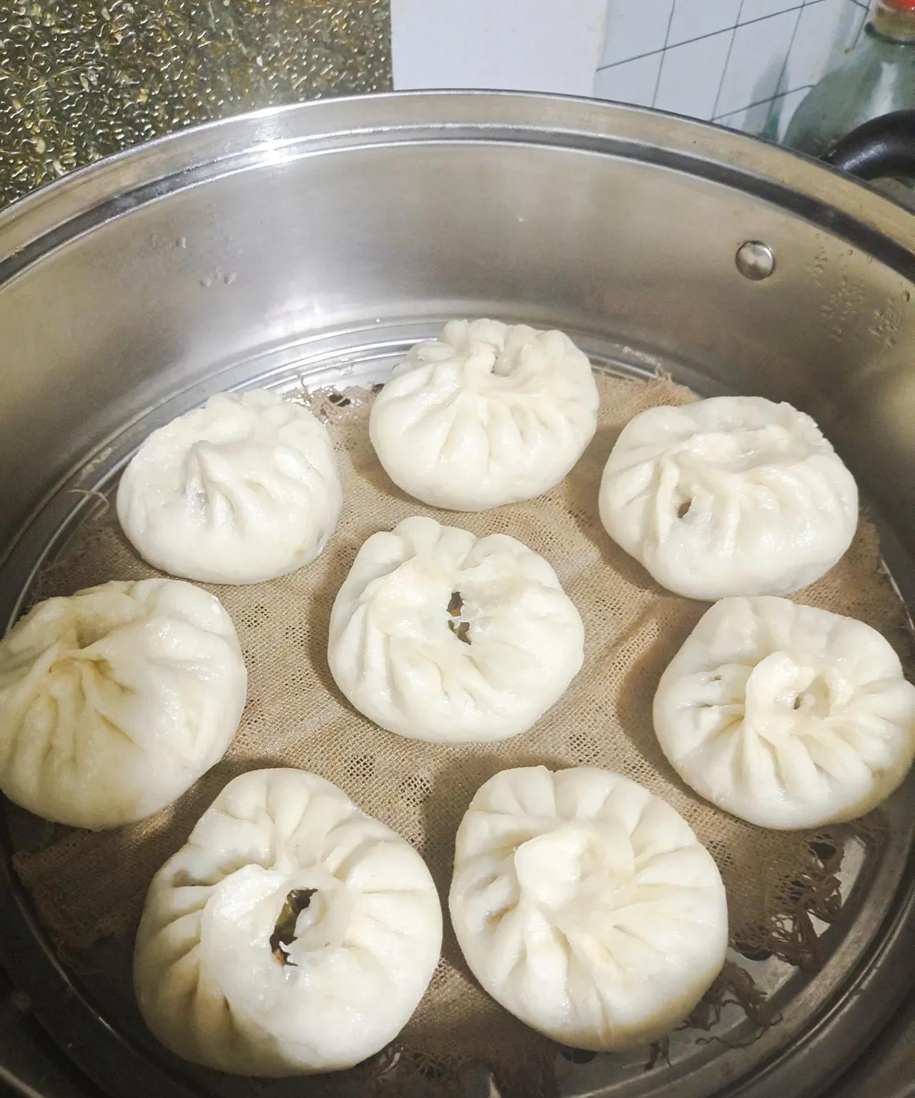 我堂嫂46岁，对24岁的女儿谈婚论嫁是一点都不着急，反而鼓励女儿好好谈恋爱，先生