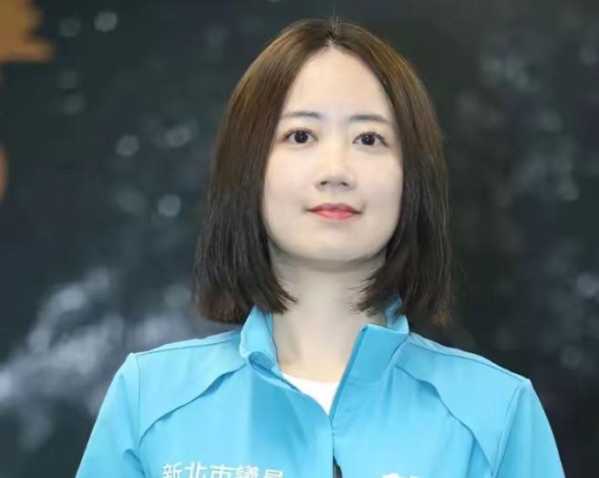 在台湾赵少康主持的节目中,国民党的罗智强与民进党的戴玮珊因日本对台湾慰安妇一事发