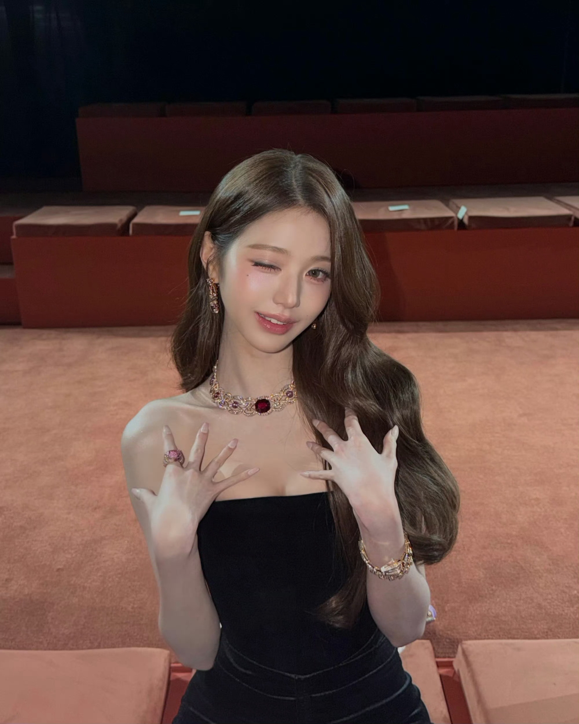 13岁的张元英从小美到大罢了