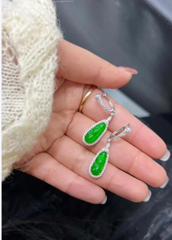 广东女子毛衣“顺走”3000元翡翠？店主吓得够呛，结局却让人暖到心窝子！就在1