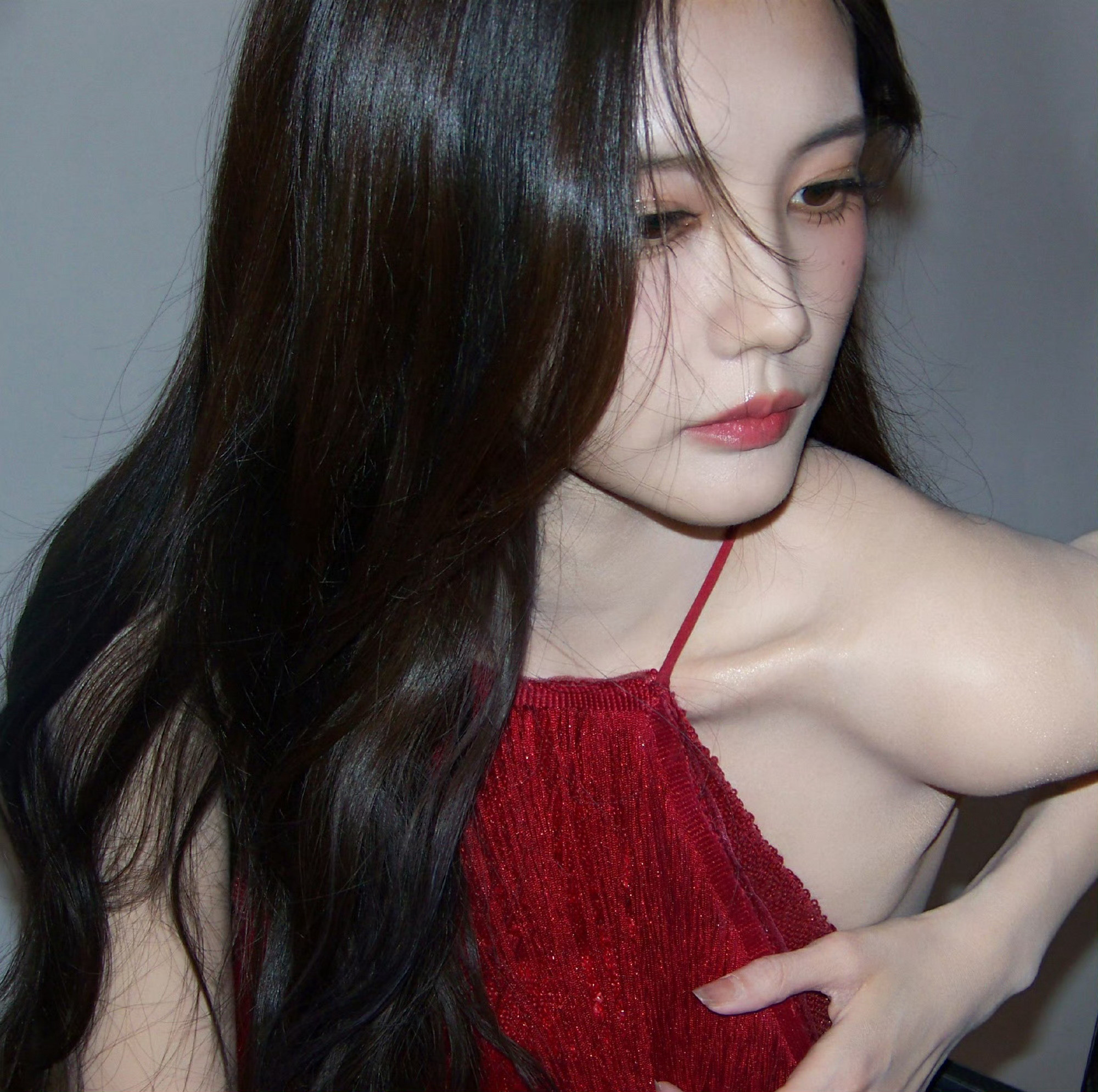 李一桐新剧空降第一李一桐湖南卫视春晚新鲜ccd花絮送达！红唇配红裙的氛围感拉满