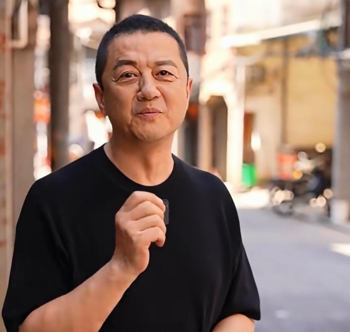终于搞明白，为什么李亚鹏会频繁离婚了！不是因为他大男子主义，而是跟他在一起