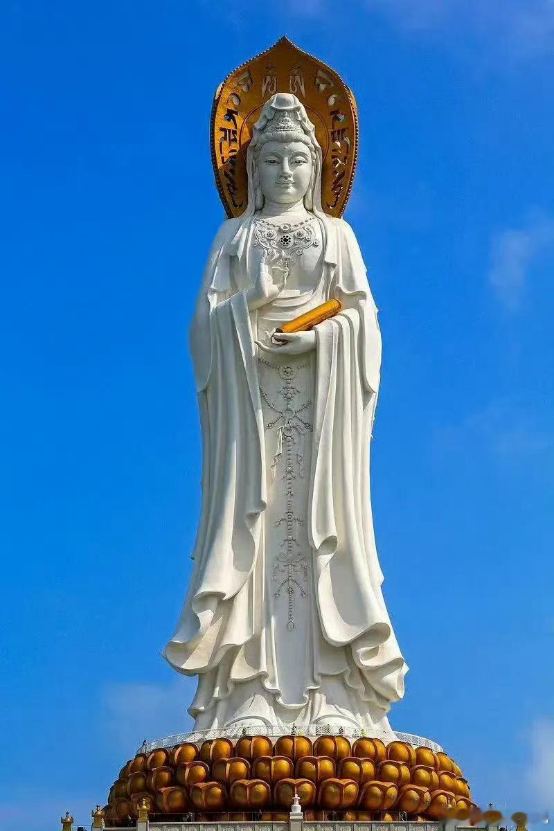当你刷到南海观音时，不要视而不见，这是对菩萨的不敬。你可怀着一颗真诚敬畏的心，留