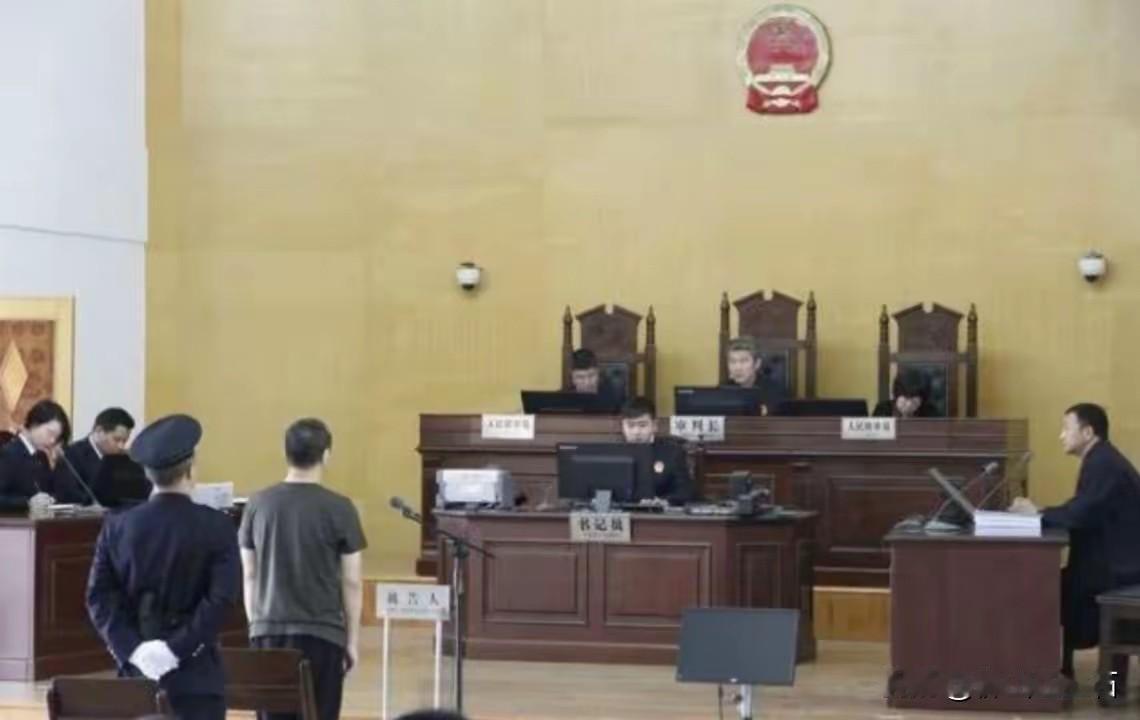 上海这仓库管理员杨某，为钱真是“煞费苦心”。2025年3月，他负责仓库盘点，看着