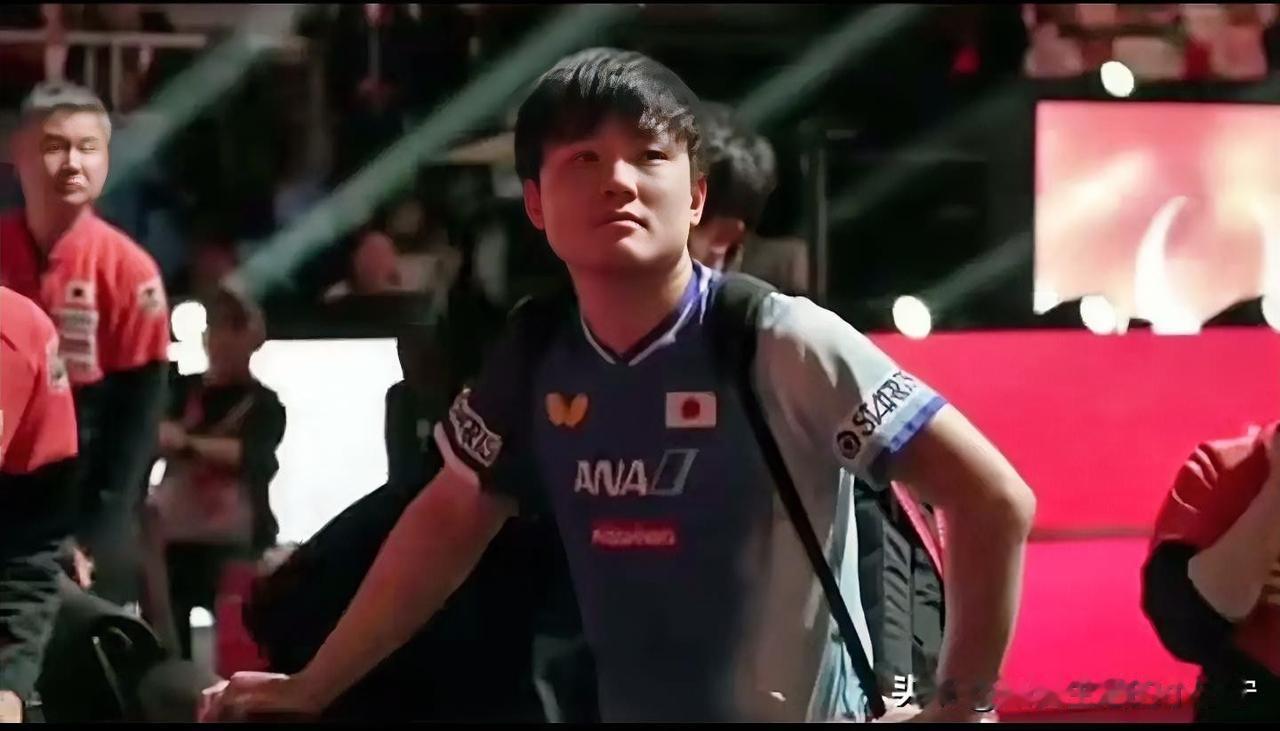 昨天成都混团比赛中，日本队vs中国香港队。全场山呼海啸般的高喊着，香港