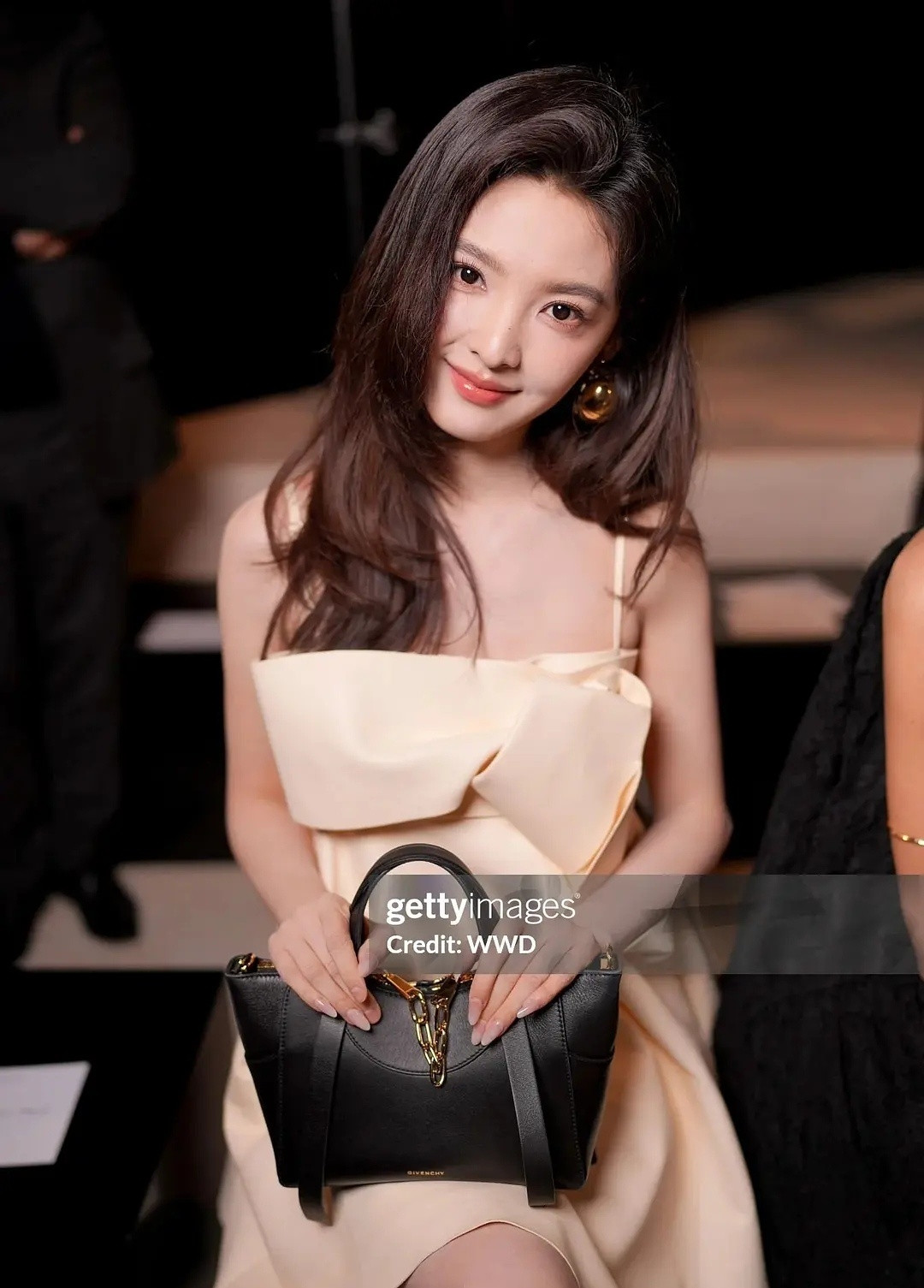 章若楠的头肩比太虐了