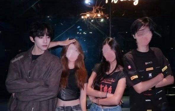 狗仔今天又曝刘轩丞和女生同回小区，结果被扒出这个女生是刘轩丞的好朋友，几个人从大