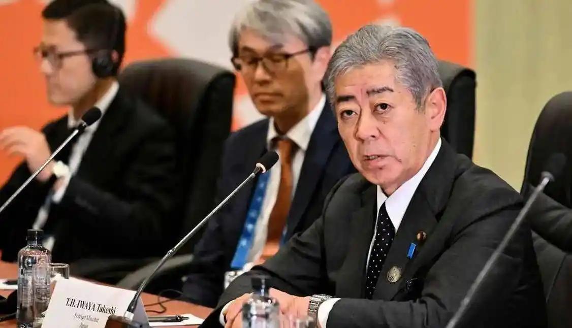 突发！日本外务省高官今日访华，我们会给台阶吗？今天，日本又有新