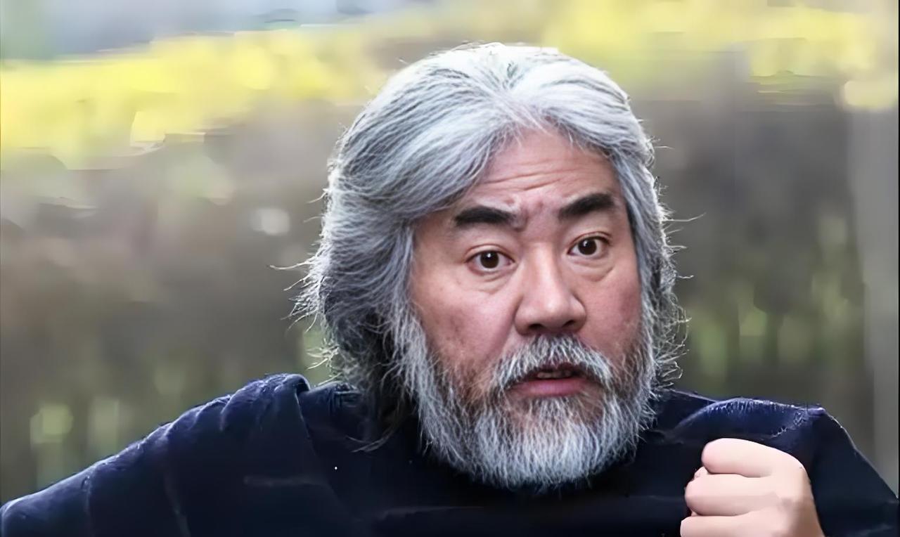 张纪中开车撞人？他一句“我不会跑”揭开74岁的真实人生74岁的张纪中开车送娃上