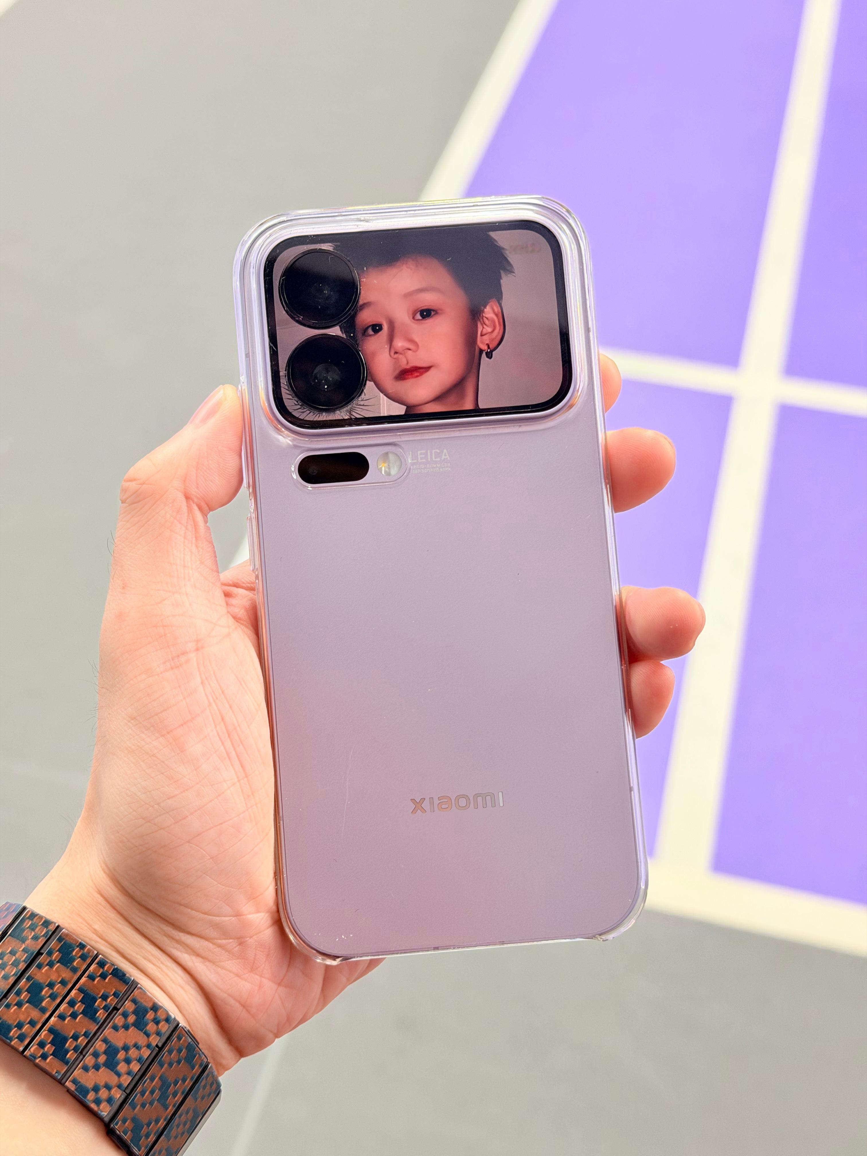 看到一个球友的17Pro居然这么快就战损了感觉镜头的金属圈会容易把屏幕