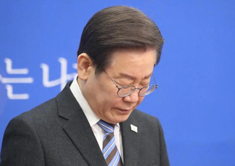 咱们这边没有任何人列席，李在明当着北约的面说出两段话！此人立场捉摸不定，中国一定